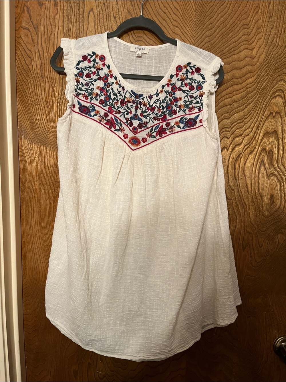 Umgee White Sleeveless Embroidered Yoke Tank with Floral Detail